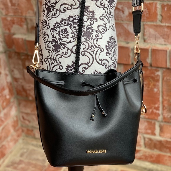 Michael kors Eden large bucket crossbody bag - Picture 1 of 8